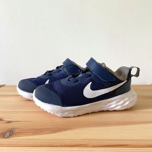 Nike Revolution 6 toddler sneakers, size 8C, navy blue